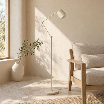 Kremowa lampa podłogowa Light & Living Rijeka – zdjęcie aranżacyjne