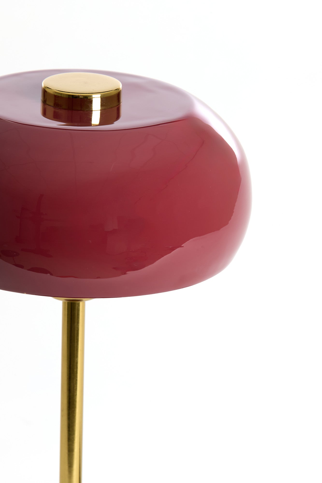 rode-metaal-glanzende-tafellamp-light-living-surin-variant-image2