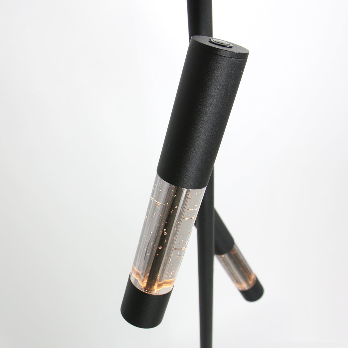 moderne-zwarte-alisio-vloerlamp-met-dubbele-dimfunctie-variant-image11