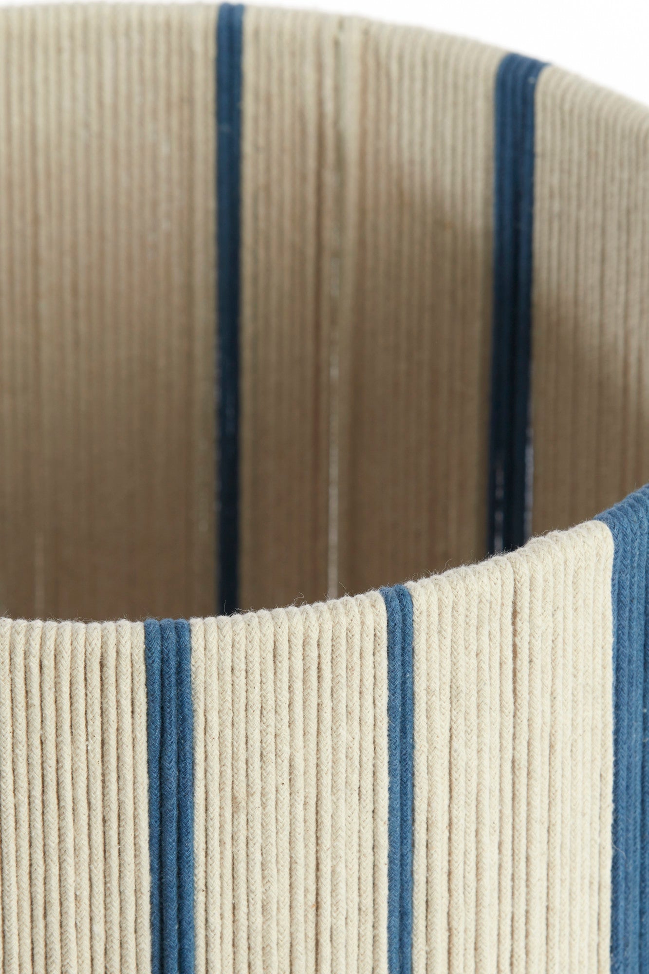 beige-blauwe-lampenkap-van-touw-light-living-medan-variant-image7