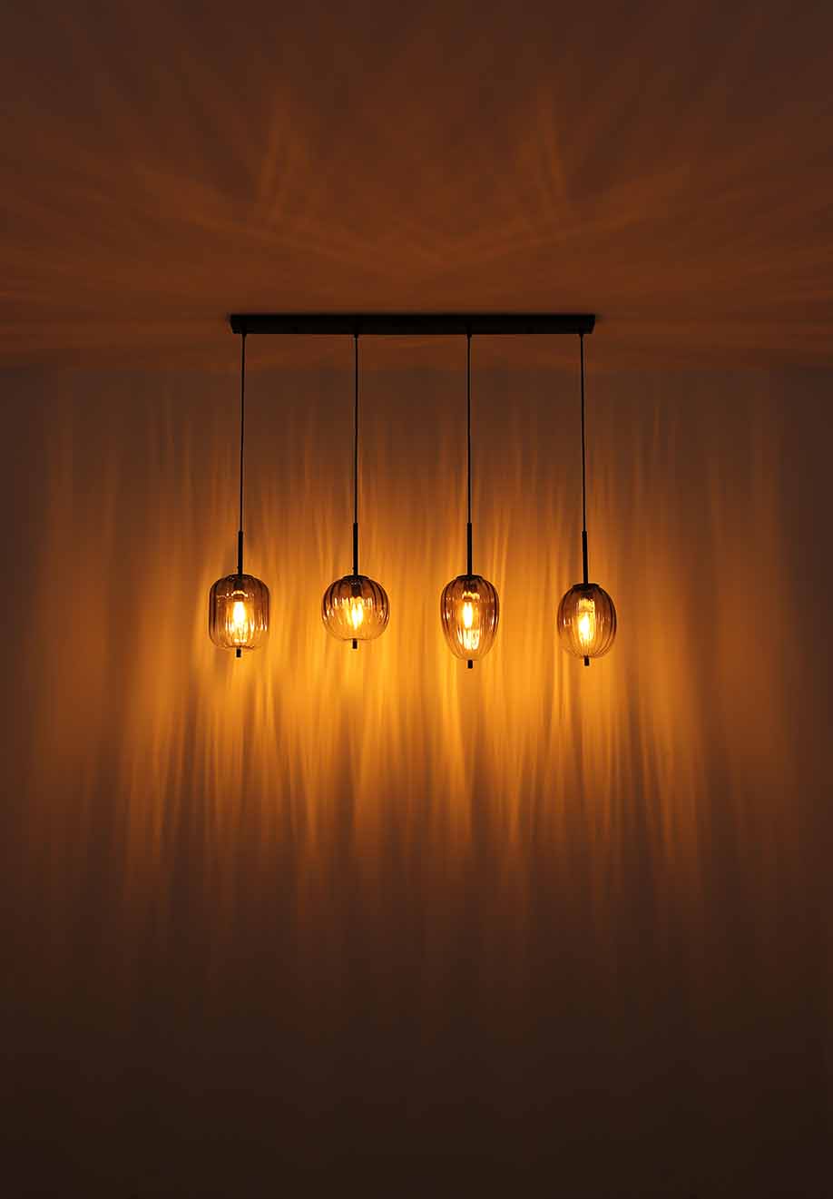 ronde-zwarte-ronde-hanglamp-globo-attila-variant-image3