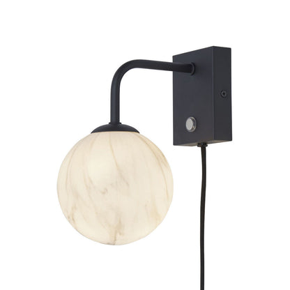 zwarte-wandlamp-dessinbol-gebogen-its-about-romi-carrara-main-image