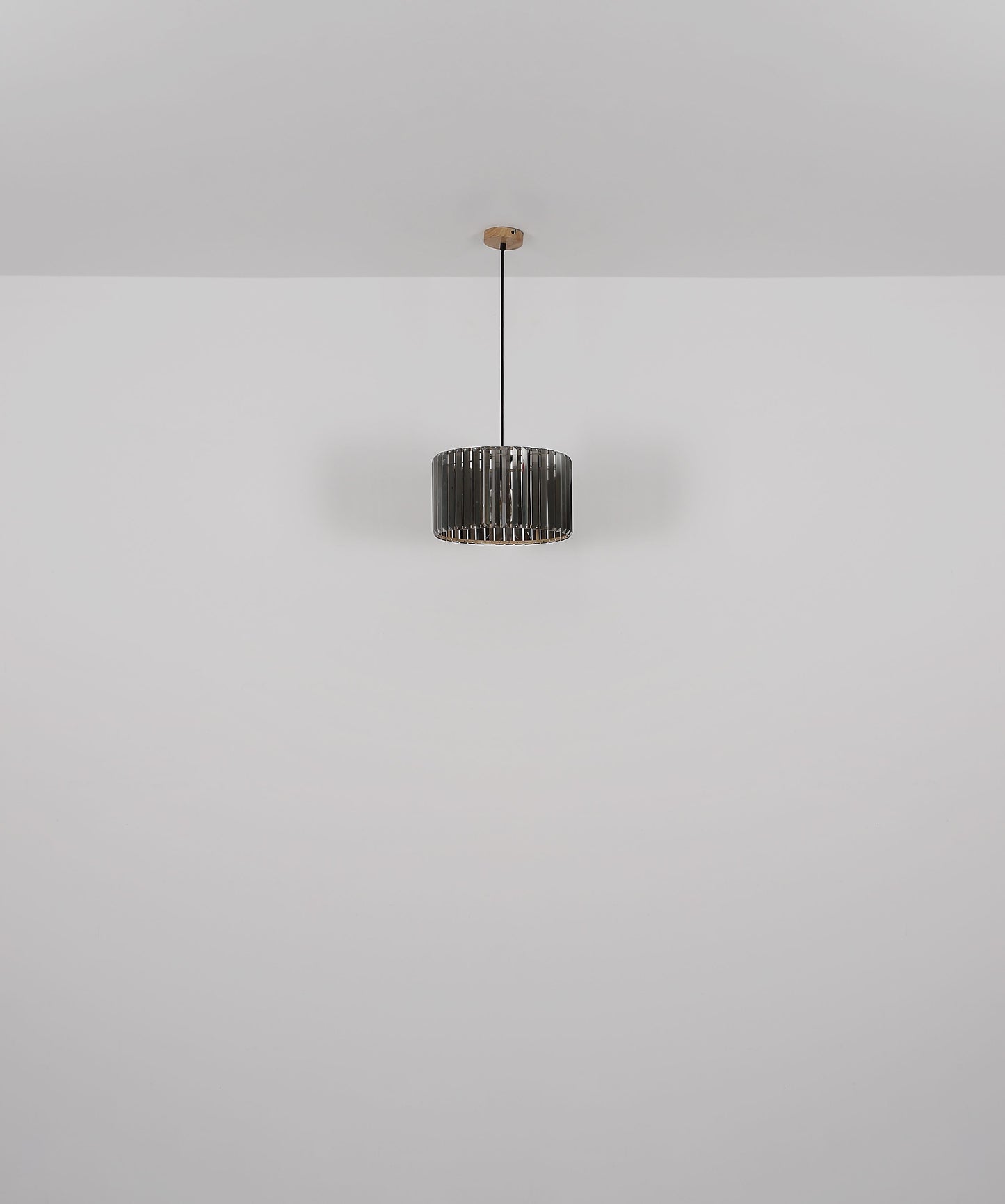 plafondlamp-in-houtlook-met-kristallen-run-variant-image5