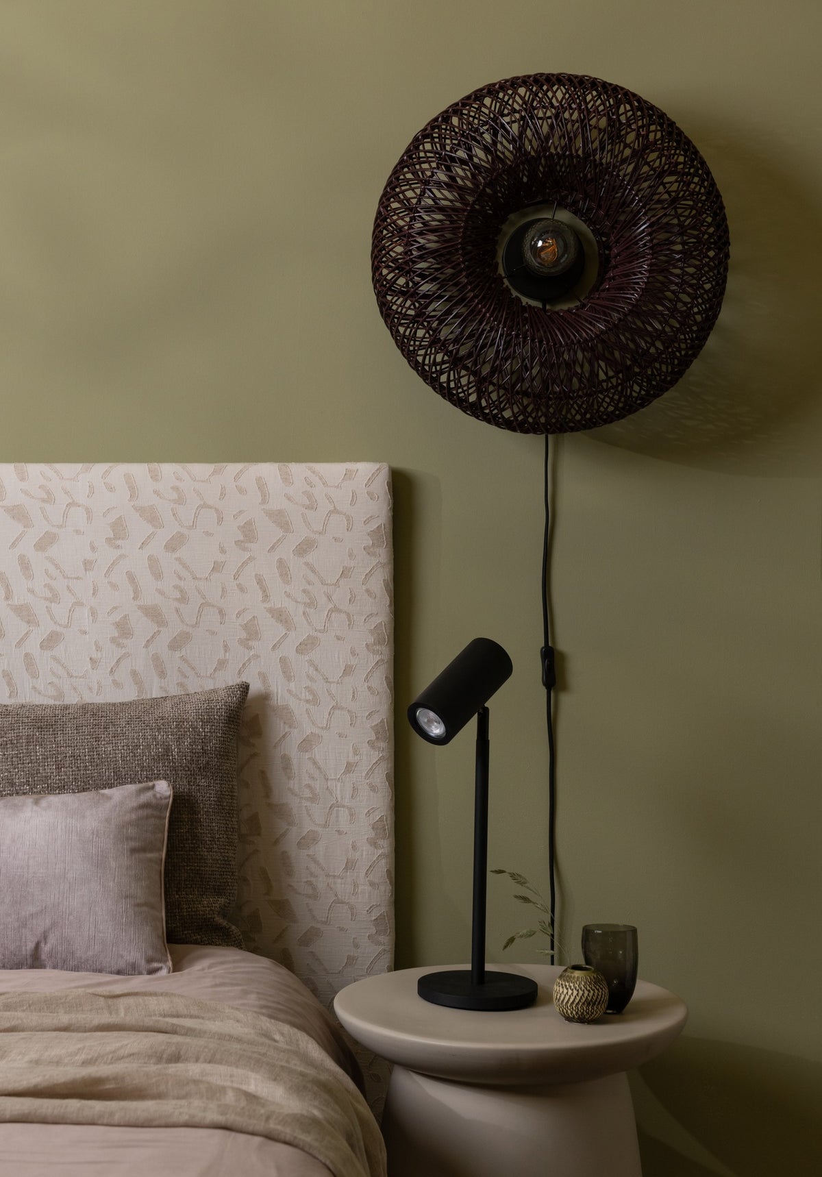 Bordeauxrode rotan wandlamp met vlechtkap GOOD&MOJO Arizona – afbeelding 4