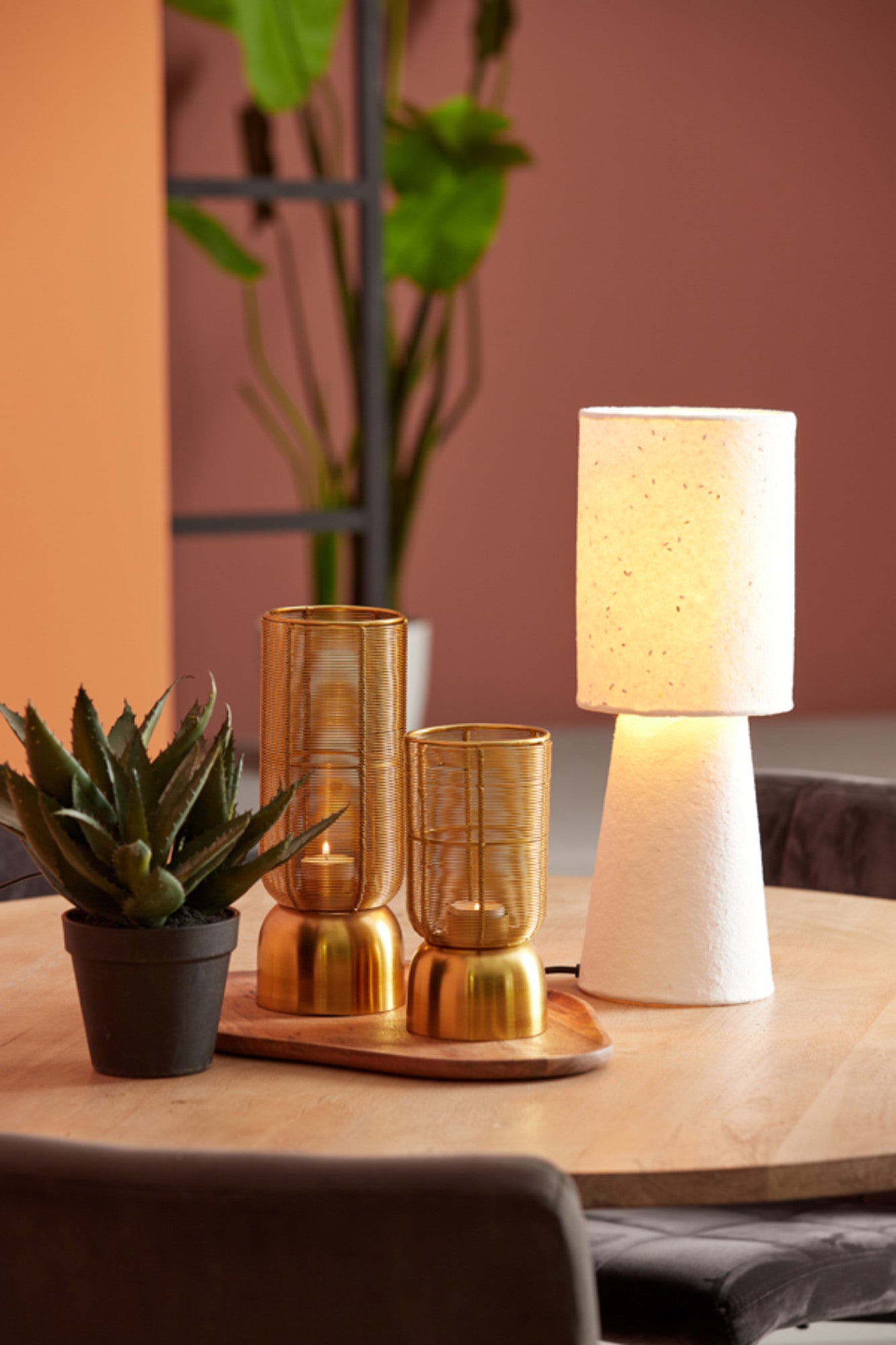 moderne-witte-tafellamp-ronde-lampenkap-light-living-raeni-variant-image4