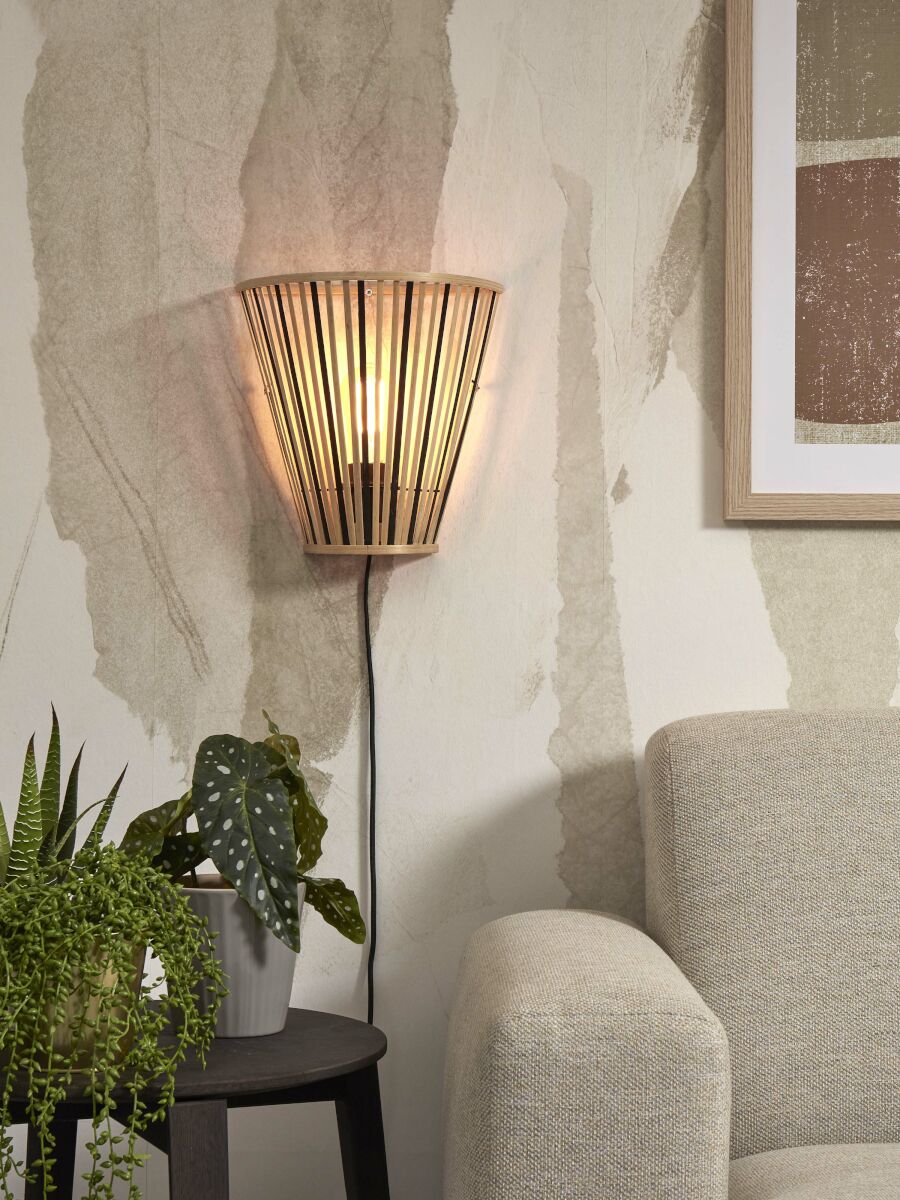 zwart-naturel-bamboe-wandlamp-halfopen-good-mojo-merapi-variant-image1