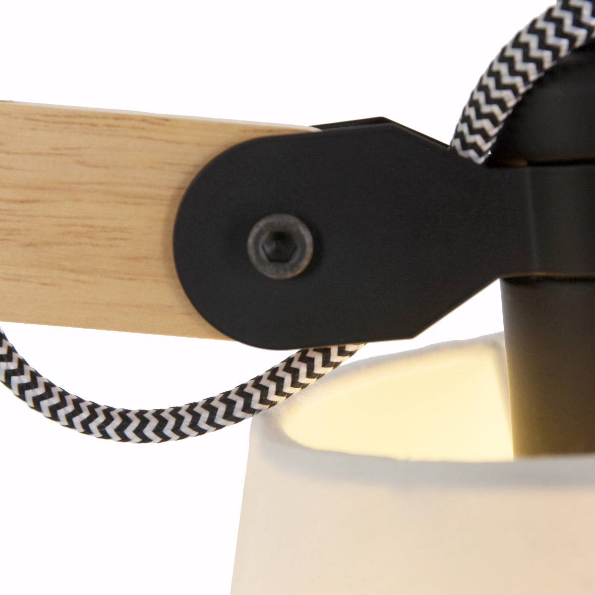 scandinavische-metalen-stoffen-wandlamp-naturel-hout-mexlite-dion-variant-image6