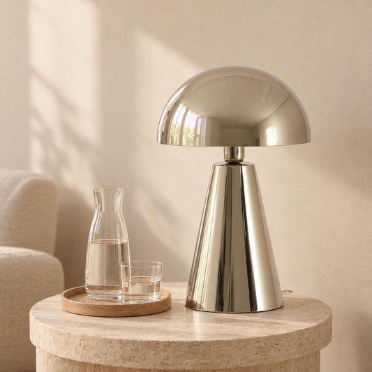 Candeeiro de mesa prateado em metal Light & Living Surrina – fotografia de ambiente
