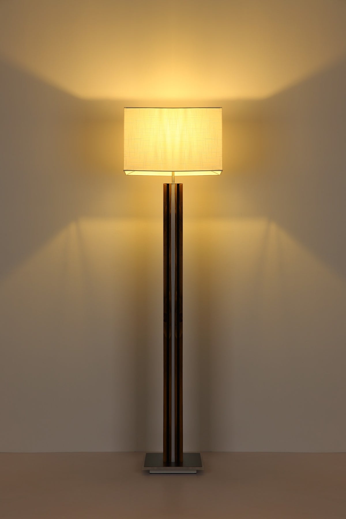Elegante lampada da terra a LED con 2 luci in colore nichel – immagine 9