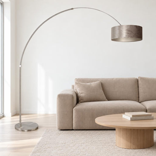 stalen-booglamp-met-zilveren-lampenkap-steinhauer-sparkled-light-ai-sfeer_image