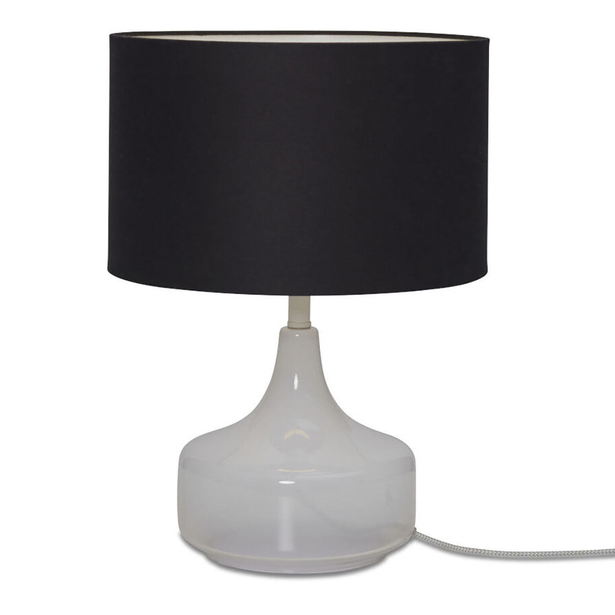 zwarte-linnen-metalen-scandinavische-tafellamp-its-about-romi-reykjavik-main-image