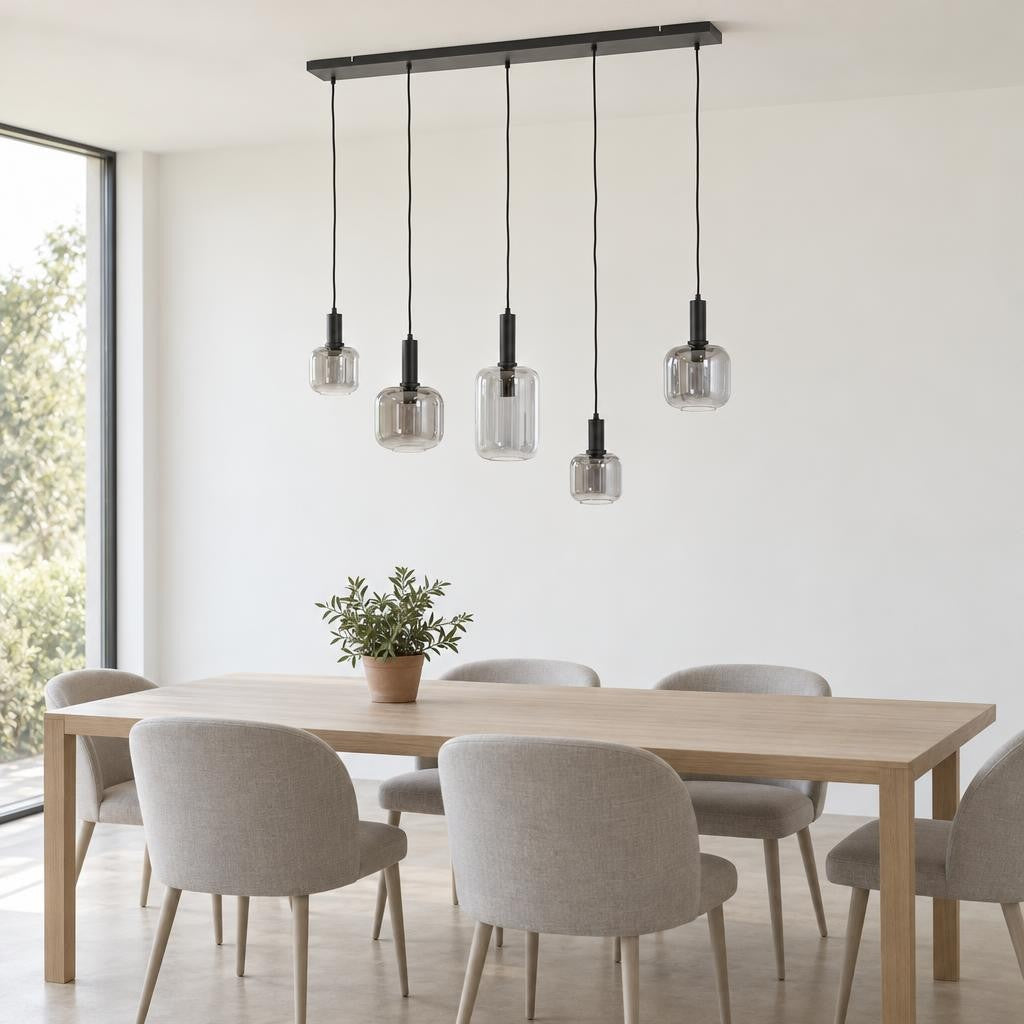 Zwarte glazen hanglamp Lekar met 5 lichtpunten – sfeerbeeld