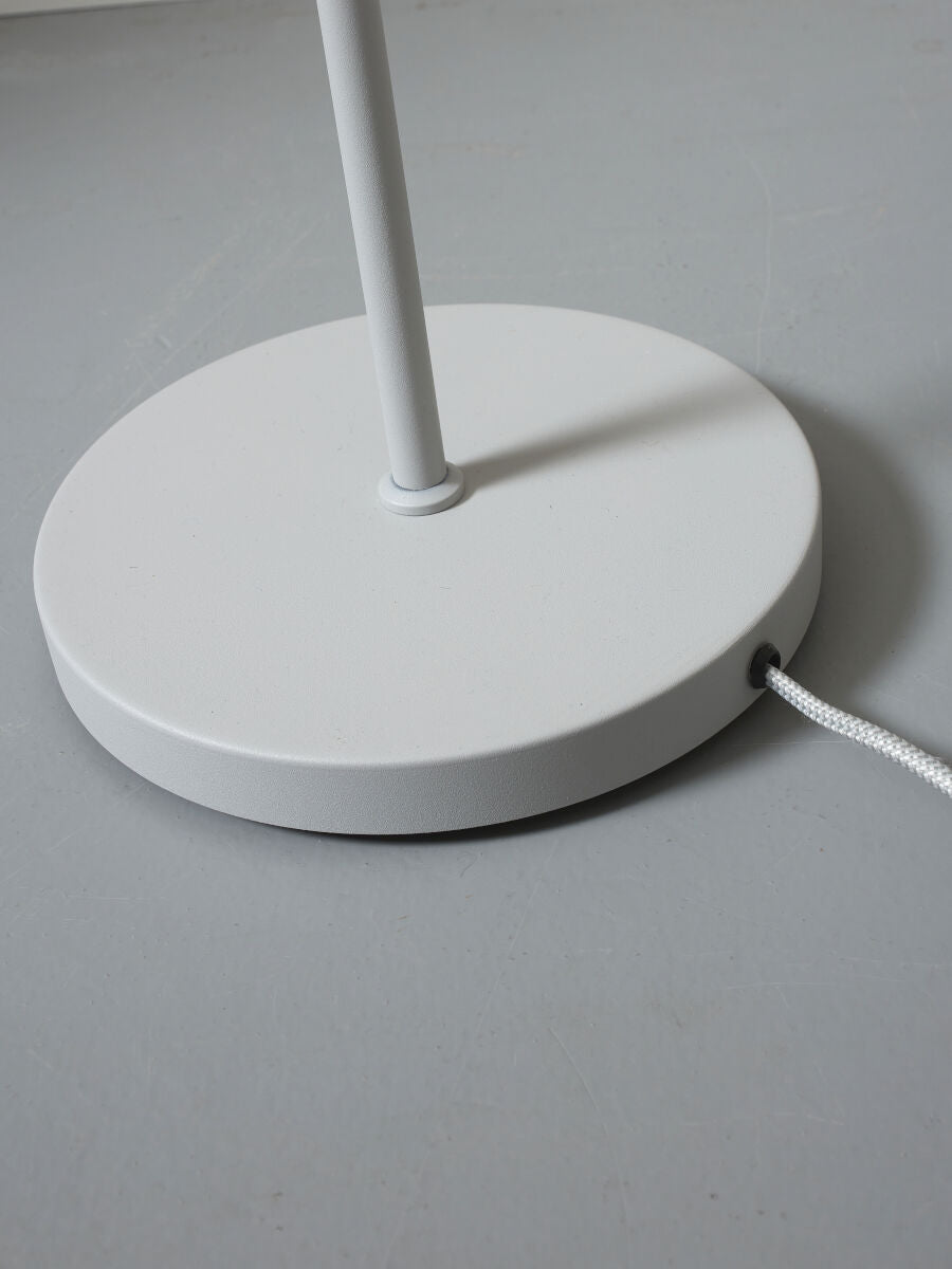 ronde-grijze-retro-vloerlamp-its-about-romi-porto-variant-image6