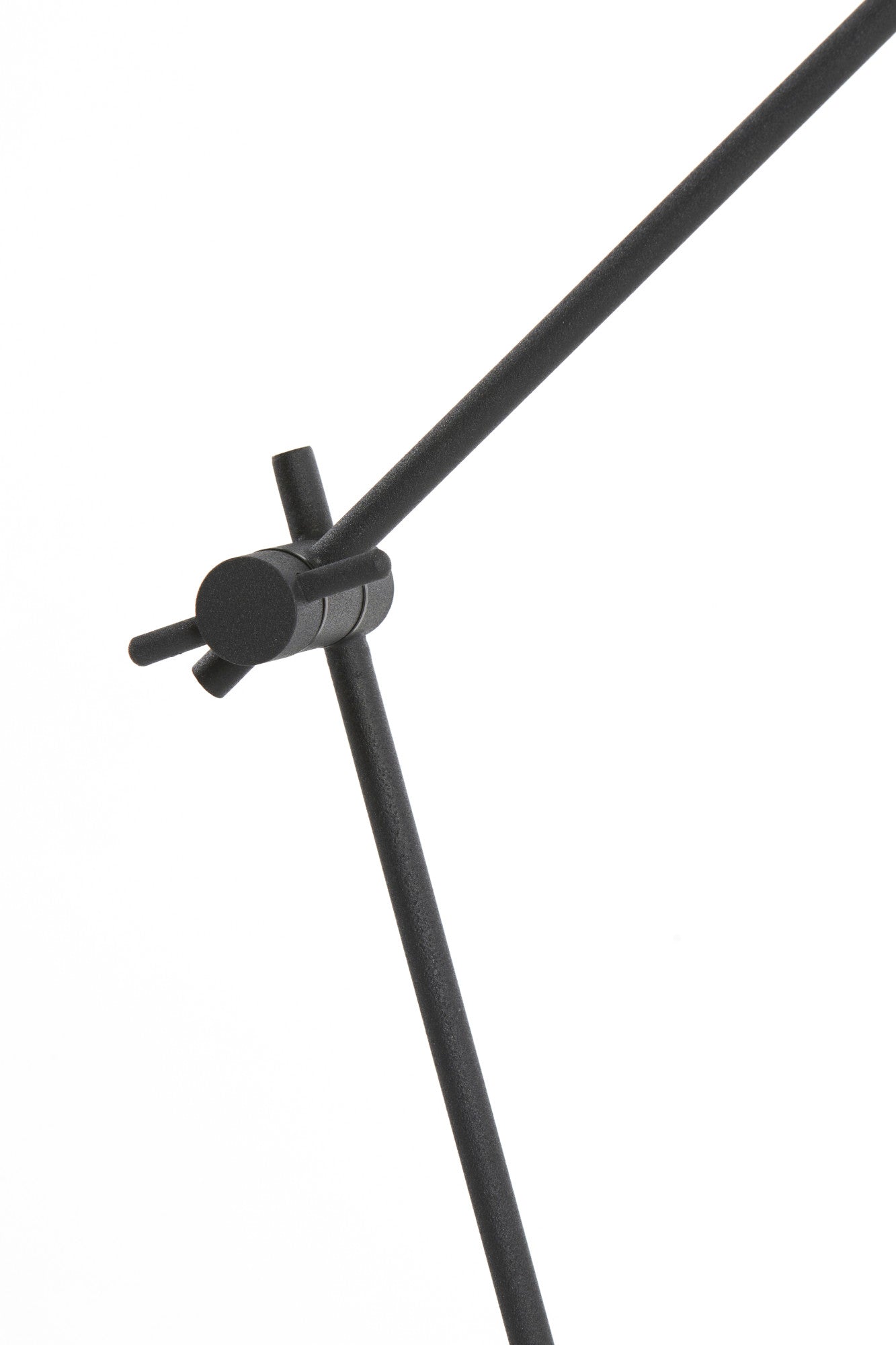 zwarte-metalen-bureaulamp-light-living-rijeka-variant-image6