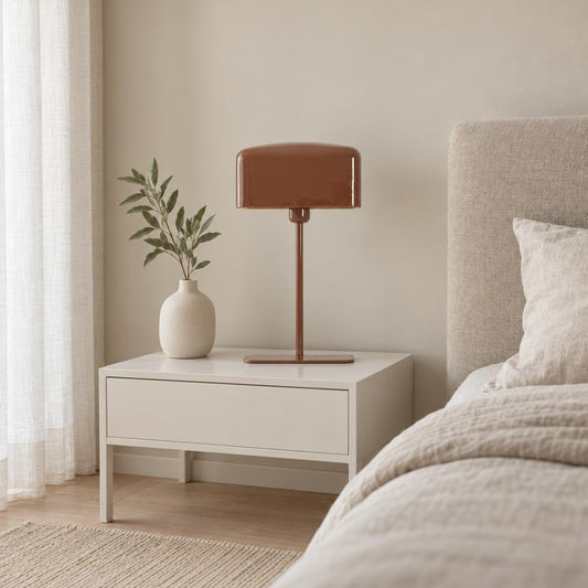 Błyszcząca brązowoczerwona lampa stołowa Elenie w stylu retro – zdjęcie aranżacyjne