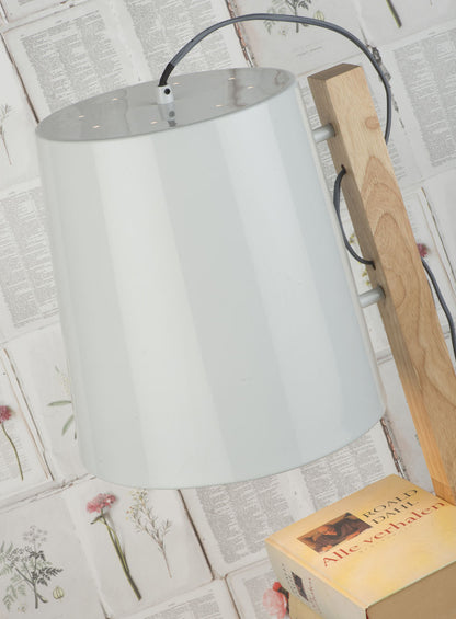 witte-houten-retro-vloerlamp-its-about-romi-cambridge-variant-image2