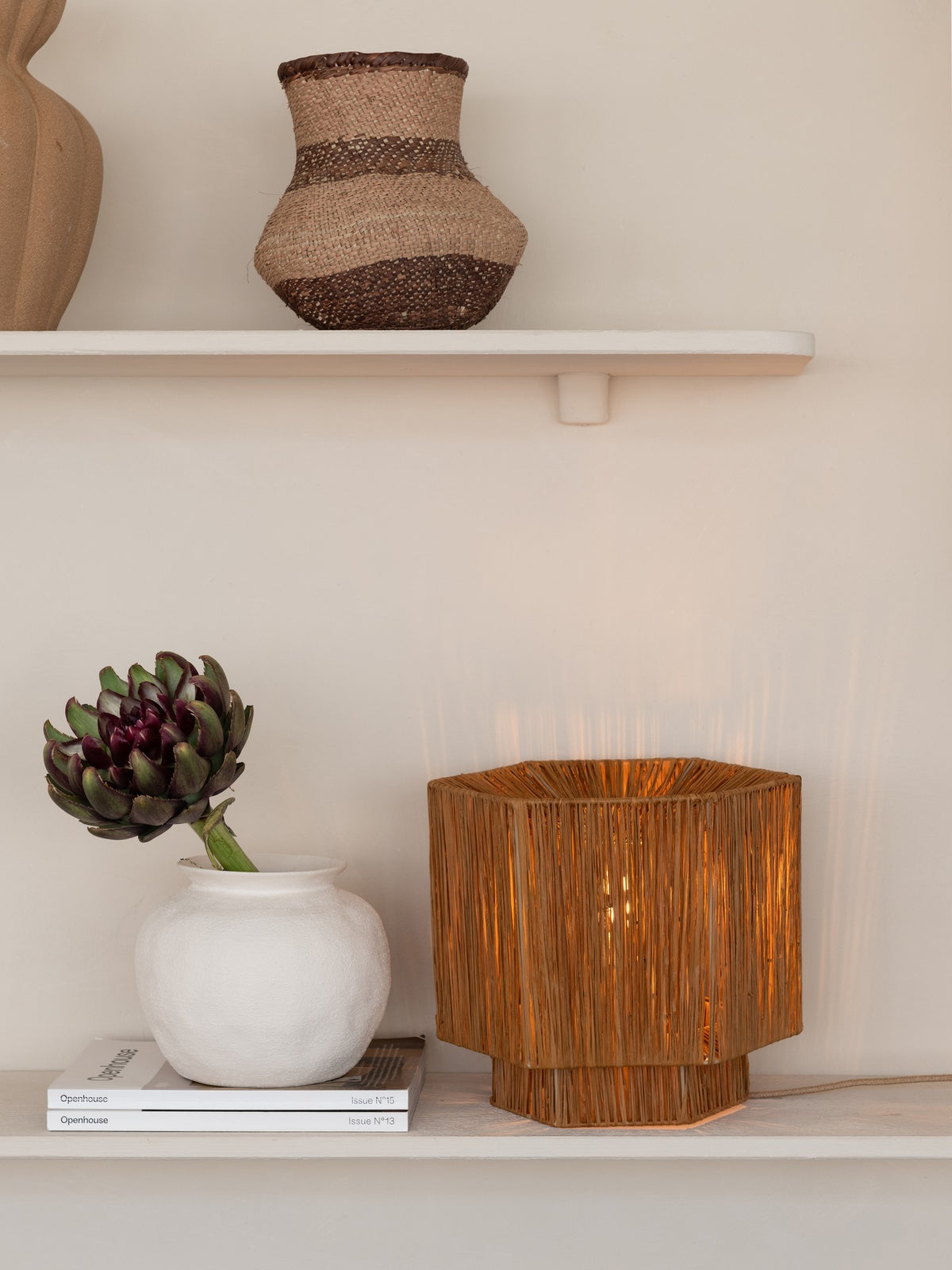 Piccola lampada da tavolo in raffia marrone GOOD&MOJO Panama – immagine 6