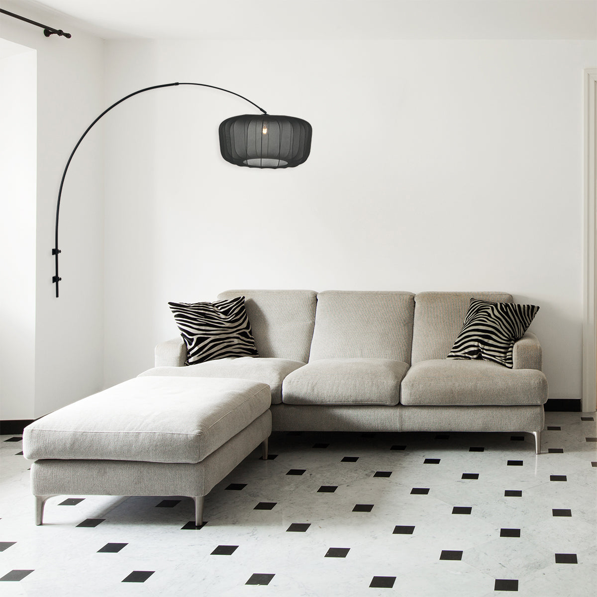 zwarte-boog-wandlamp-met-royale-zwarte-kap-steinhauer-sparkled-light-variant-image2