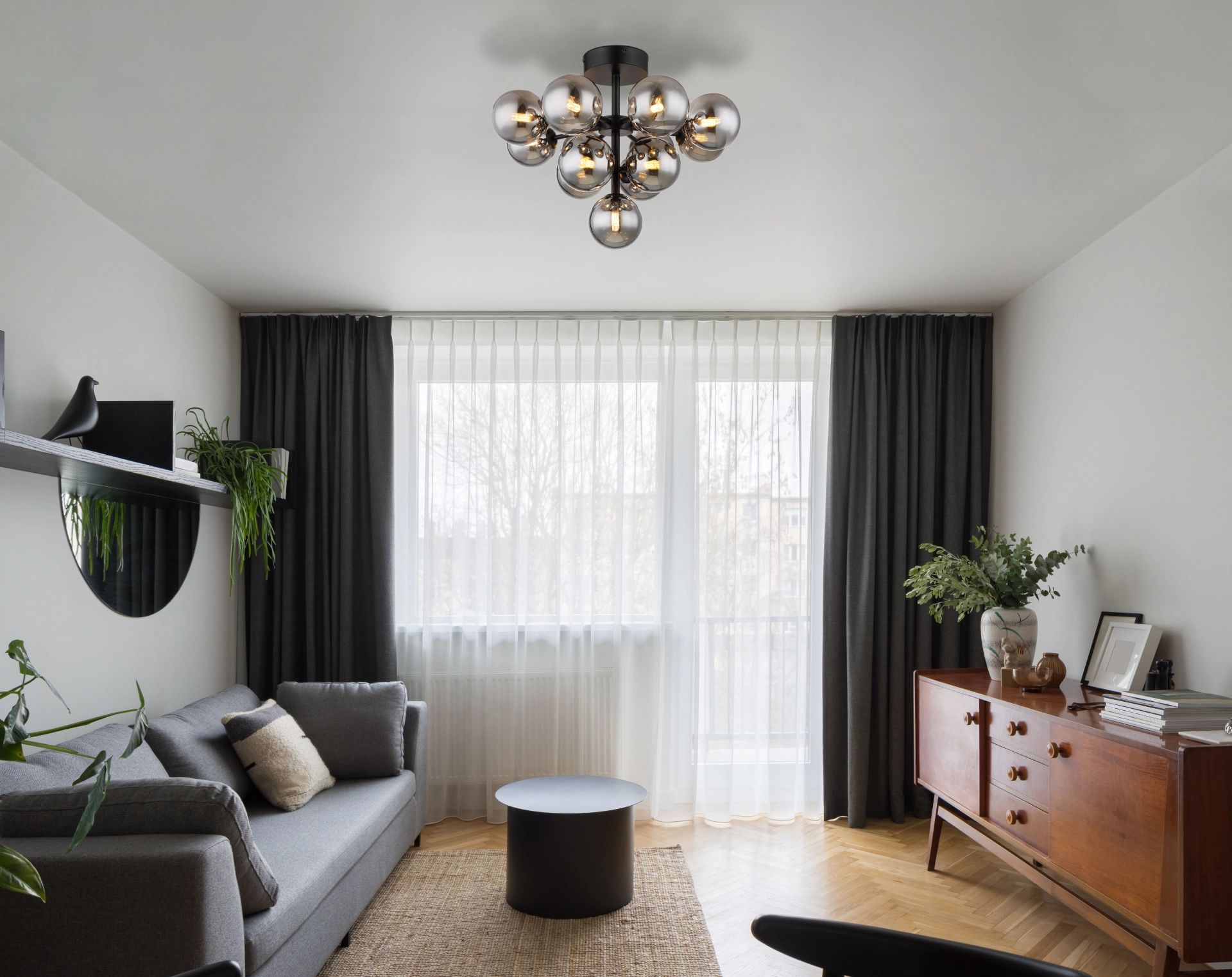 moderne-plafondlamp-met-rookkleurige-glazen-bollen-grappy-variant-image2