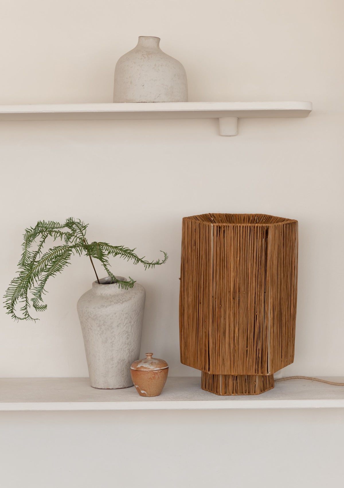 Grande lâmpada de mesa de raffia marrom GOOD&MOJO Panama – imagem 6