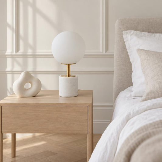 Vit och guldfärgad bordslampa Light & Living Medina – miljöbild