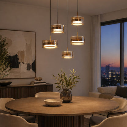 Lampada a sospensione LED di medie dimensioni color caffè – foto d'ambiente