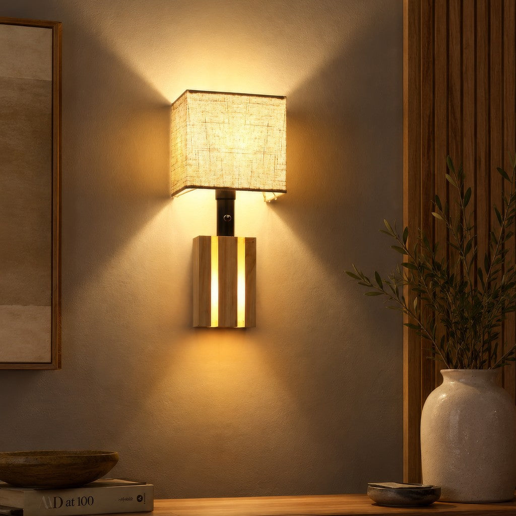 Lampada da parete in lino color naturale elegante – foto d'ambiente