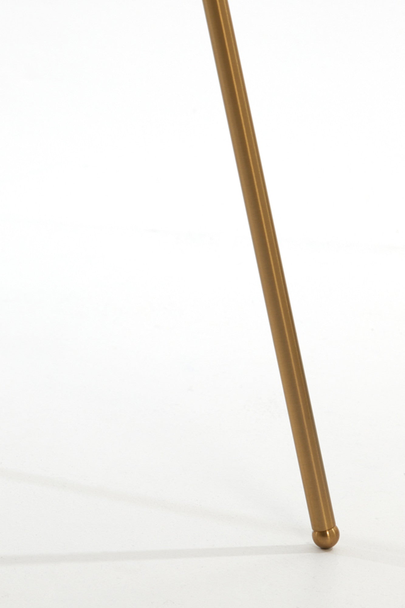 zwarte-vloerlamp-driepoot-goudkleurig-glas-light-living-mayson-variant-image7