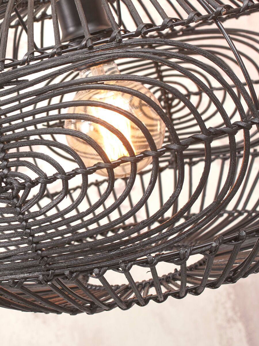 zwarte-bolvormige-rotan-plafondlamp-good-mojo-madeira-variant-image3