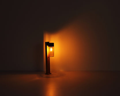 Piccola lampada da esterno in vetro color legno – immagine 6