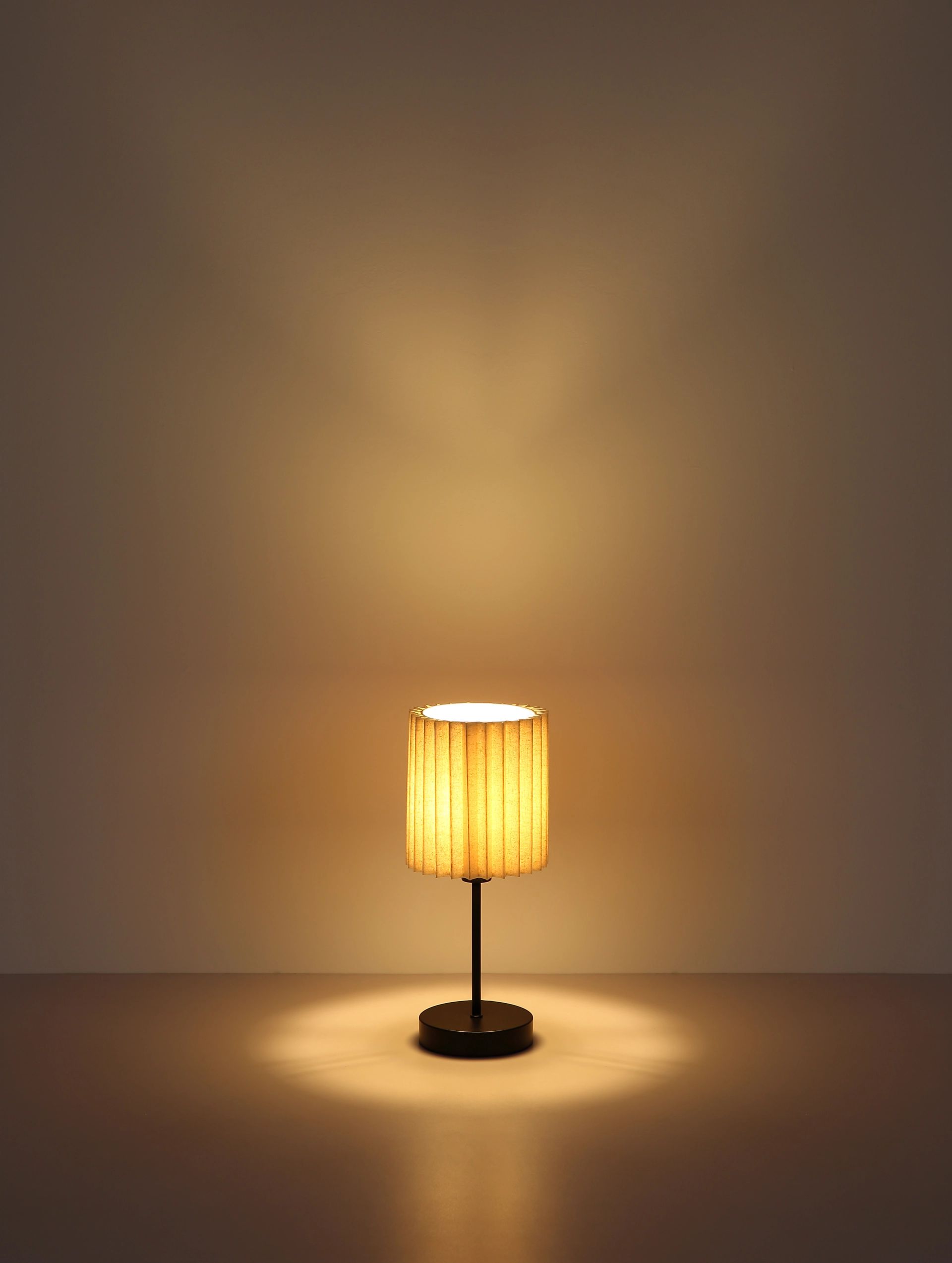 traditionele-tafellamp-met-moderne-elegantie-page-variant-image4