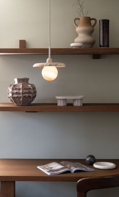 Grande lampada suspensa de travertino na cor areia It's About RoMi Tivoli – imagem 6