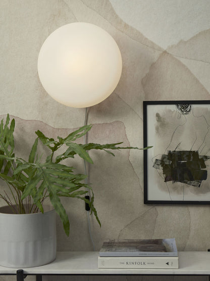 wit-glas-metalen-wandlamp-scandinavisch-its-about-romi-sapporo-variant-image3