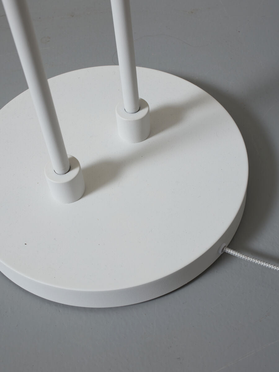 witte-retro-metalen-vloerlamp-its-about-romi-havana-variant-image5