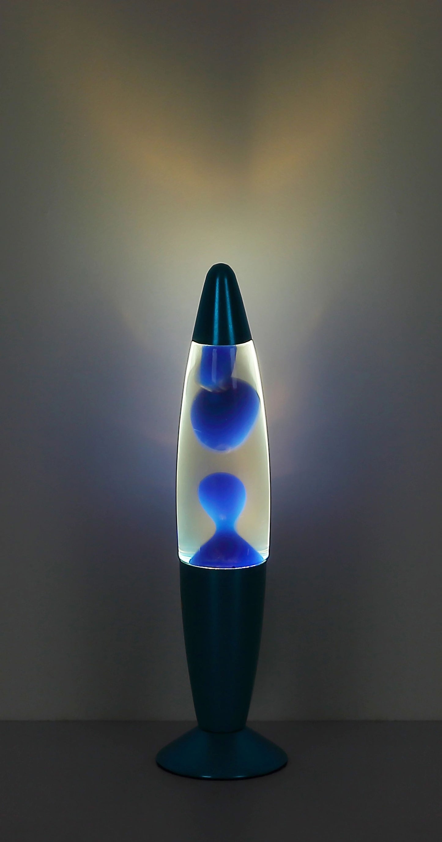 compacte-raketvormige-tafellamp-met-blauwe-wax-etna-variant-image3