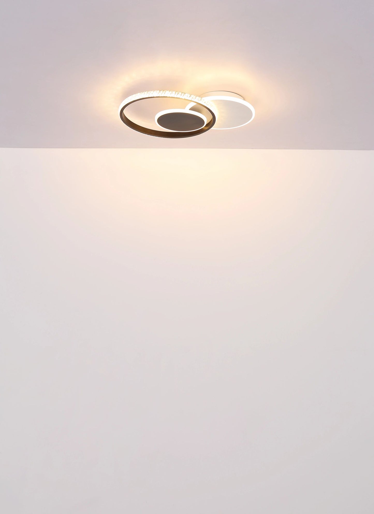 moderne-plafondlamp-met-opaalacryl-en-ringen-perlix-variant-image5