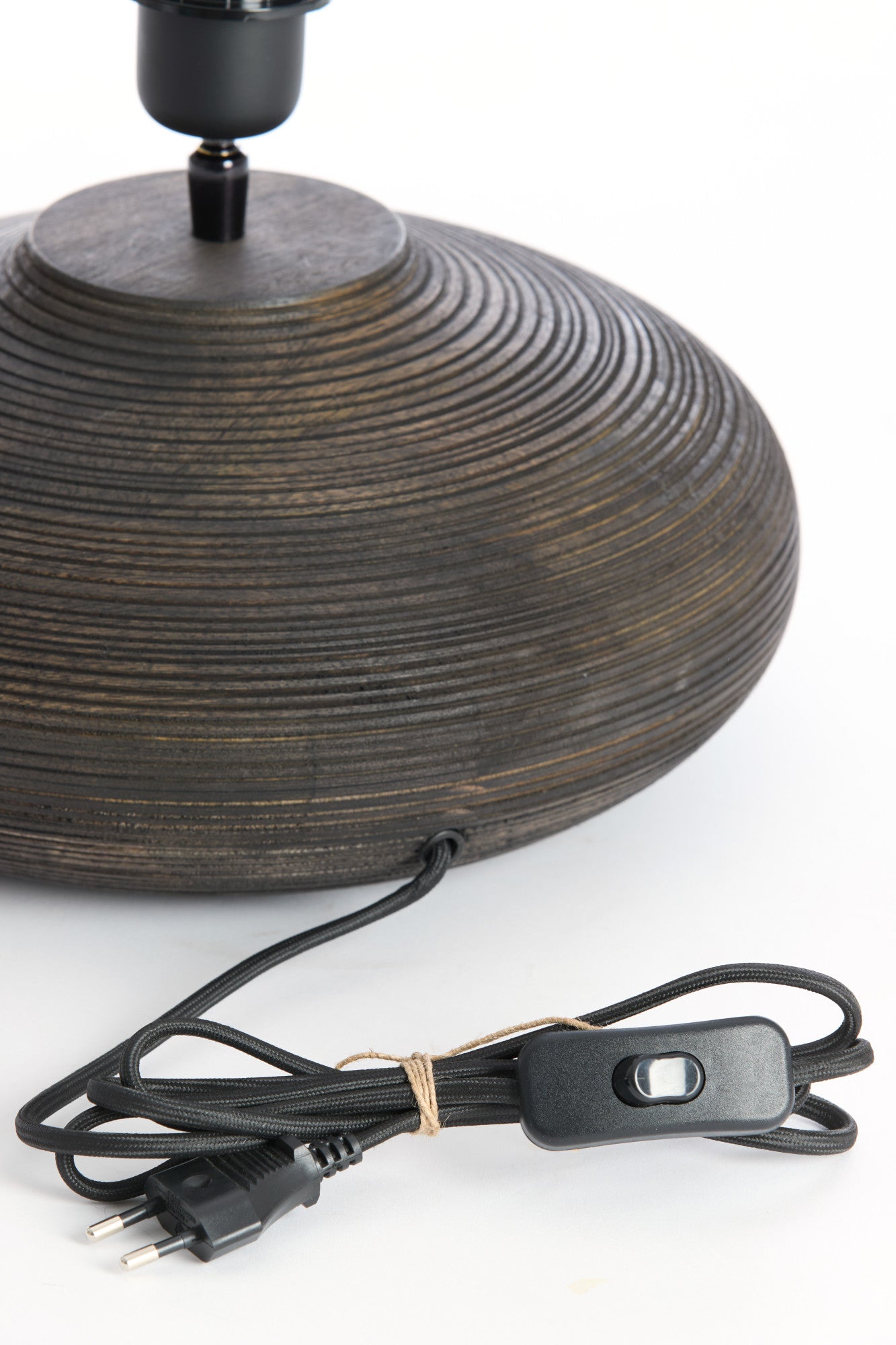 kleine-houten-lampvoet-donker-light-living-khomai-variant-image5