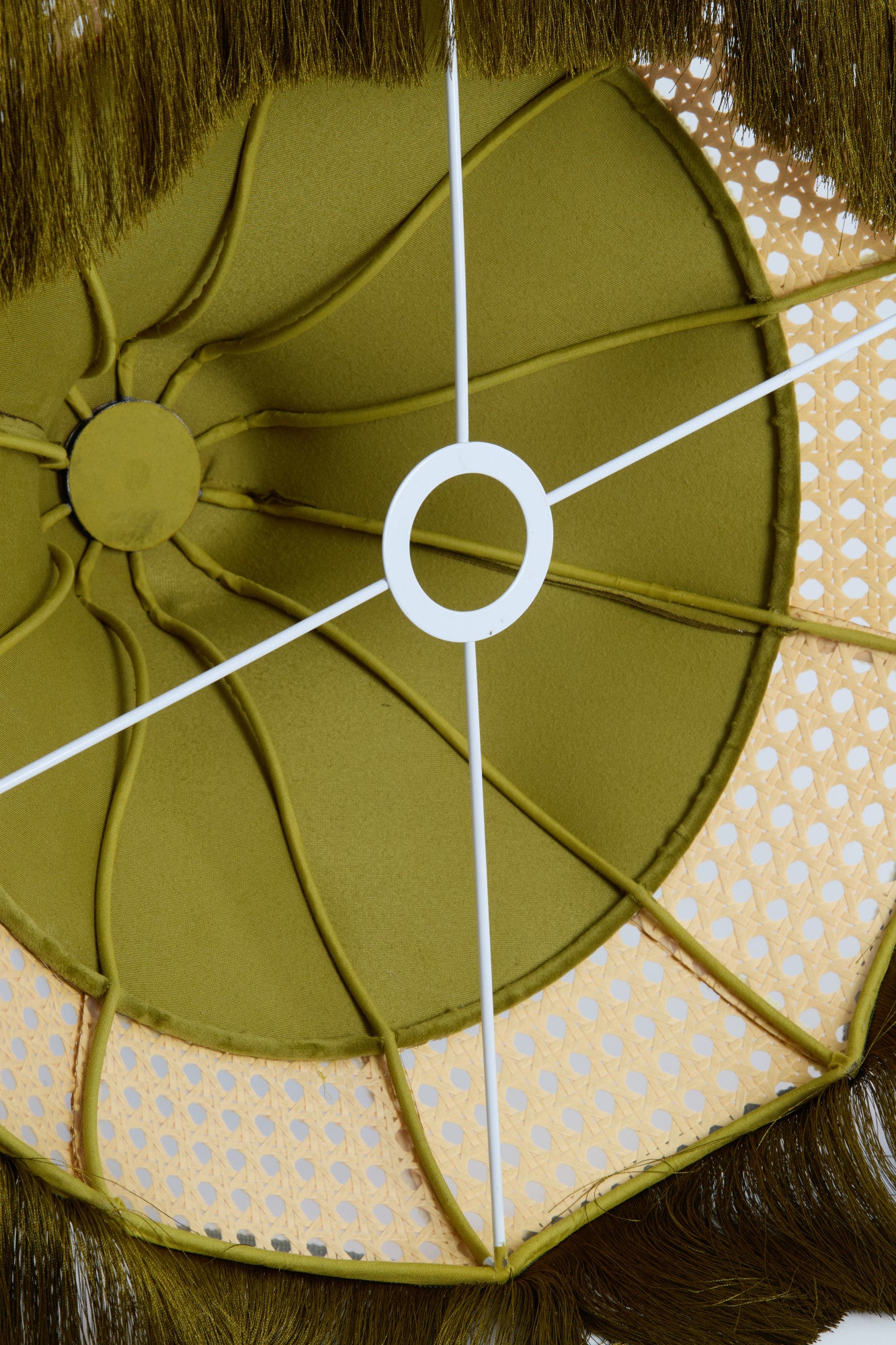 lampenkap-in-groene-kleur-met-franjes-light-living-mizia-variant-image6