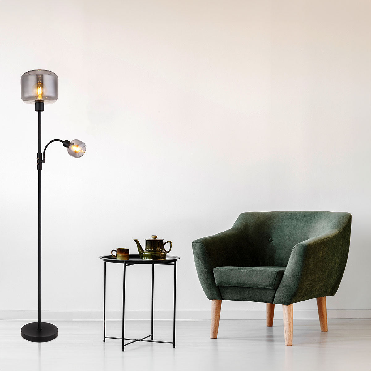 moderne-zwart-glazen-vloerlamp-metaal-globo-giuseppe-main-image