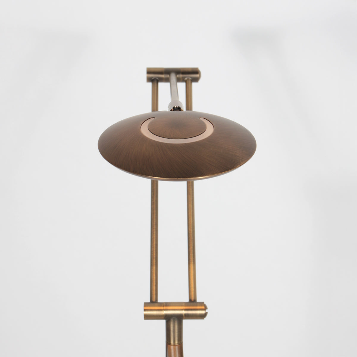bronzen-vloerlamp-zenith-2-met-verstelbare-arm-variant-image10