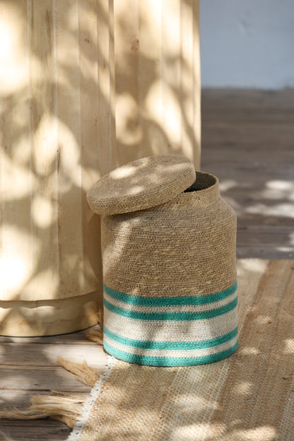 sfeervolle-blauwe-mand-van-plantaardig-materiaal-light-living-betania-variant-image1