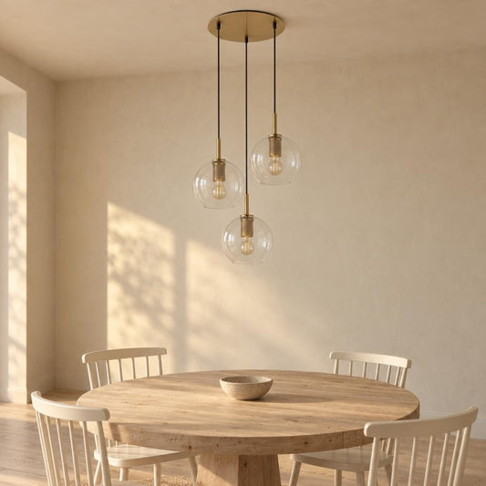 Klasična viseća lampa Globo Adara, mesing Ø47 cm – ambijentalna fotografija