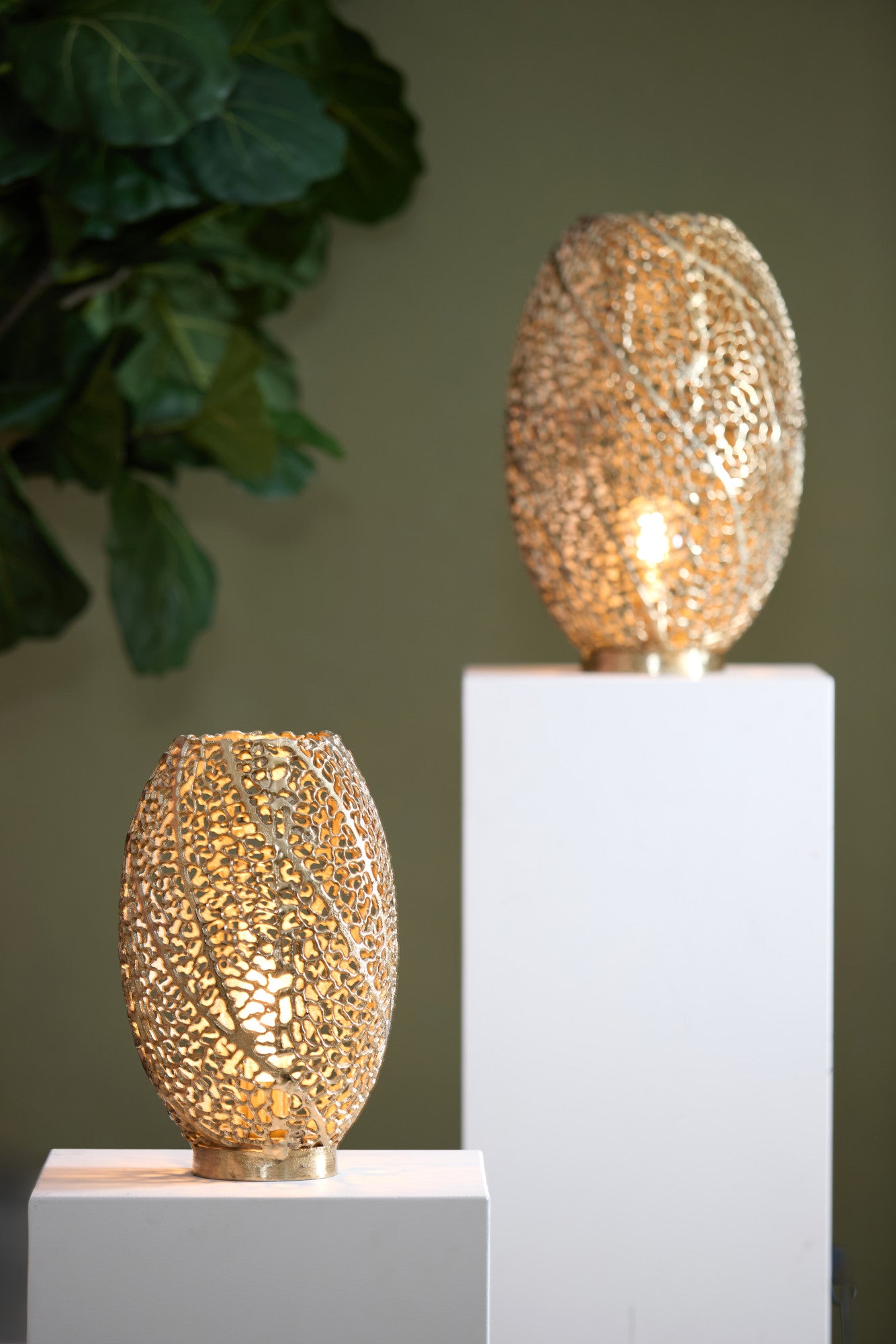 gouden-opengewerkte-tafellamp-light-living-sinula-variant-image3