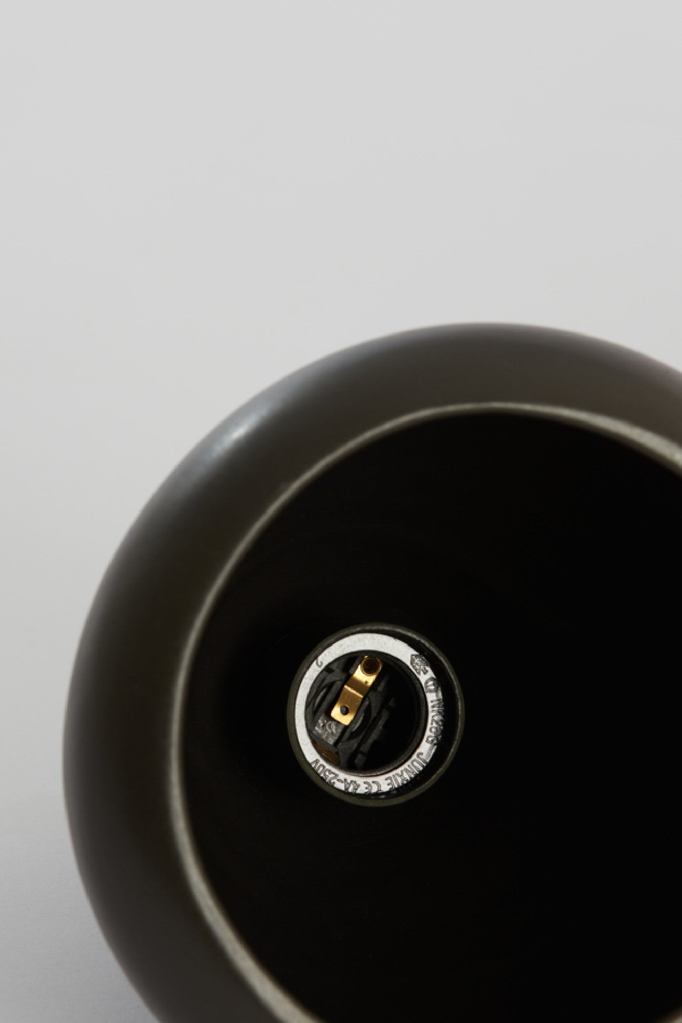 zwarte-metalen-hanglamp-strak-design-light-living-desi-variant-image7