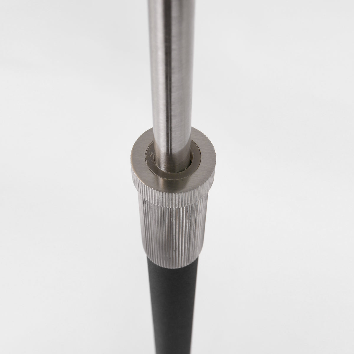 trendy-vloerlamp-zwart-metaal-knikarm-mexlite-karl-variant-image10