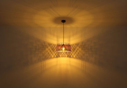 zwarte-hanglamp-met-bamboe-en-gaas-gina-variant-image3