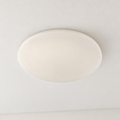 Okrúhle biele LED stropné svietidlo Obolg Sajama I – fotografia v interiéri