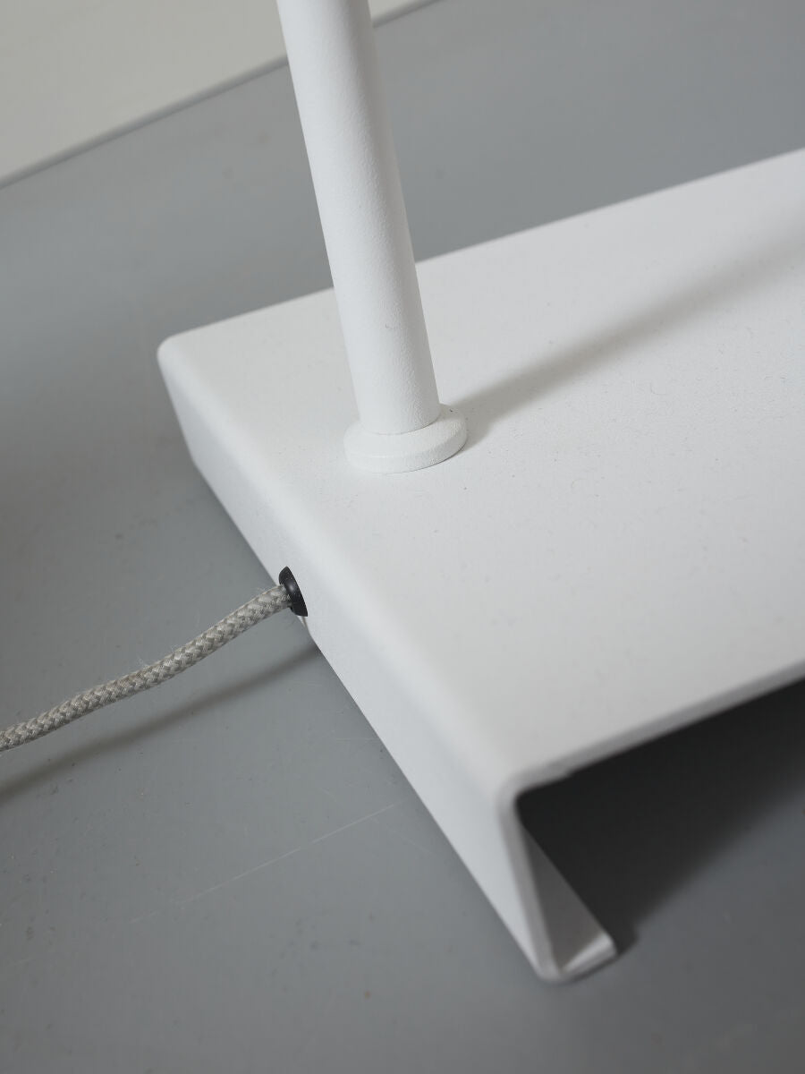 metalen-witte-retro-vloerlamp-its-about-romi-bordeaux-variant-image5