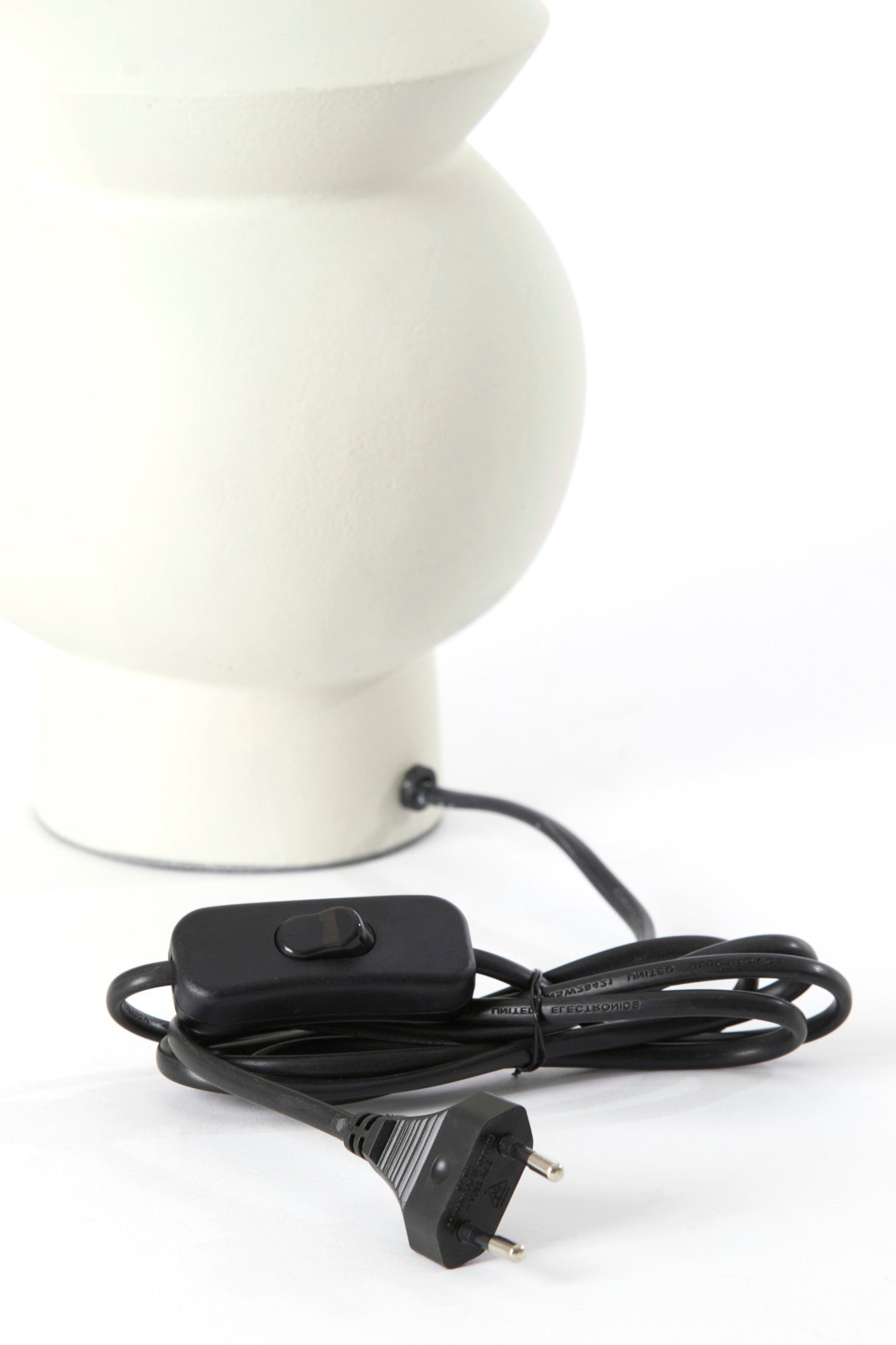 witte-lampenvoet-geometrisch-design-light-living-esino-variant-image6