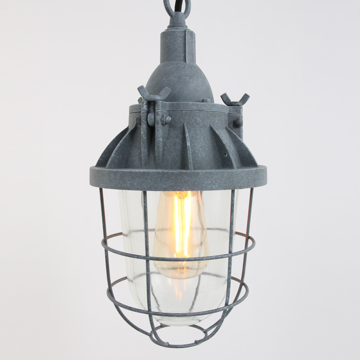 industriele-grijze-metalen-glazen-hanglamp-mexlite-ebbe-variant-image4